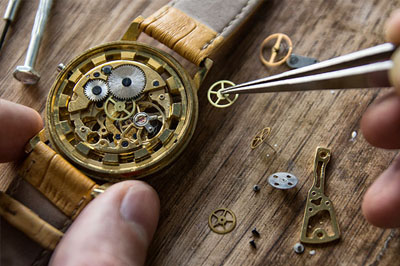 Goldsmiths, silversmiths, watch restorers